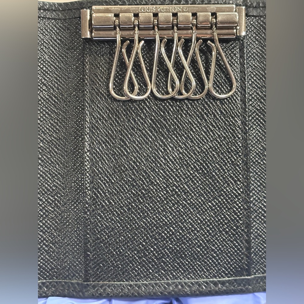 Louis Vuitton 6 Key Holder Black Leather Wallet Authentic Excellent Condition - Picture 5 of 14